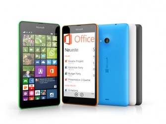 Das Lumia 535 bringt die Microsoft Office Apps und 15 GByte Cloud-Soeicher mit (Bild: Microsoft)