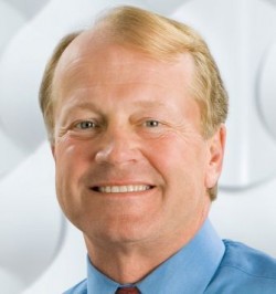 <b>John Chambers</b> war 20 Jahre lang CEO von Cisco Systems (Bild: Cisco) - chambers-john-cisco-335-250x266