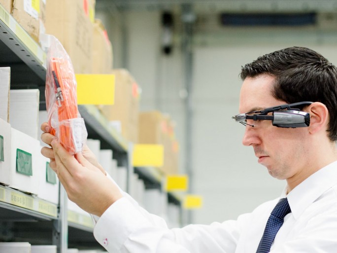 Bechtle setzt seit Anfang des Jahres als erstes Unternehmen weltweit den SAP AR Warehouse Picker ein (Bild: Bechtle). Bechtle setzt seit Anfang des Jahres als erstes Unternehmen weltweit den SAP AR Warehouse Picker ein (Bild: Bechtle).
